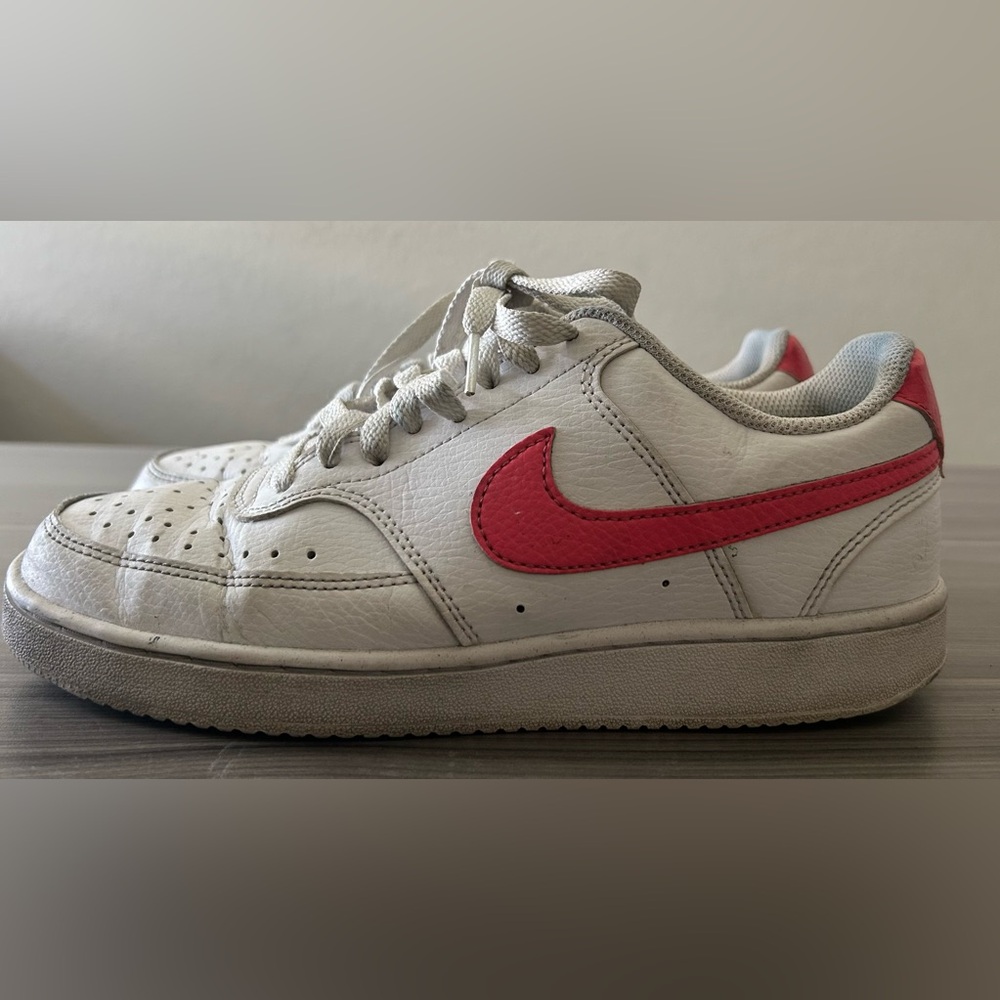 Nike Women's Sneakers White and Pink